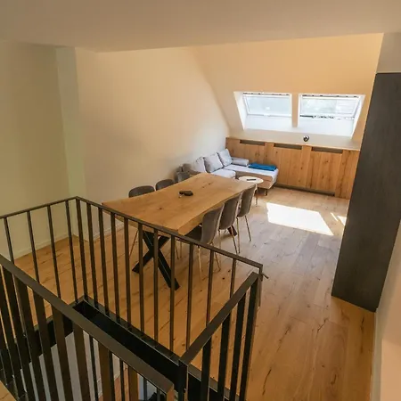 In With Castle Views Casa de Férias *