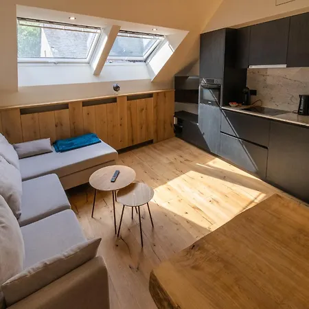 In With Castle Views Casa de Férias *