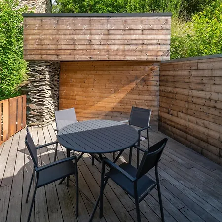 In With Castle Views