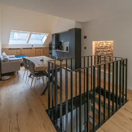 In With Castle Views Casa de Férias *